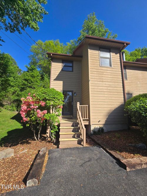 215-215 Windridge Colony, Johnson City, TN, 37601-2944 | Card Image