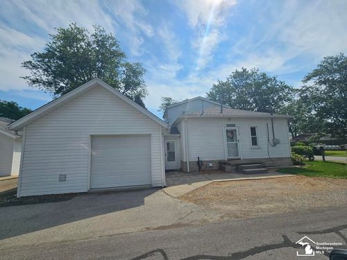 4508 Erie Ave, Newport, MI, 48166-9502 | Card Image