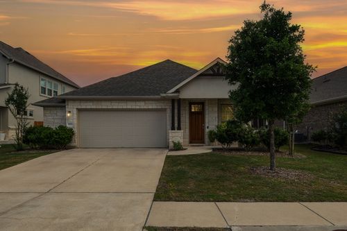 892 Centerra Hills Cir, Round Rock, TX, 78665-5035 | Card Image