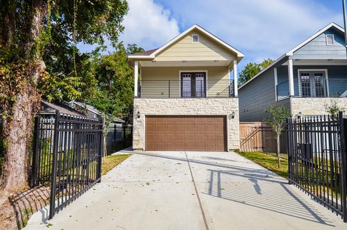 788 Lucky St, Houston, TX, 77088-6302 | Card Image