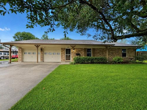 913 Cannan Dr, Angleton, TX, 77515-3307 | Card Image