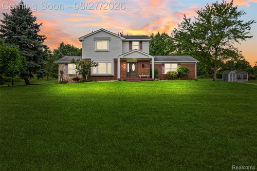 795 Vivian Ln, Oxford, MI, 48371-1452 | Card Image