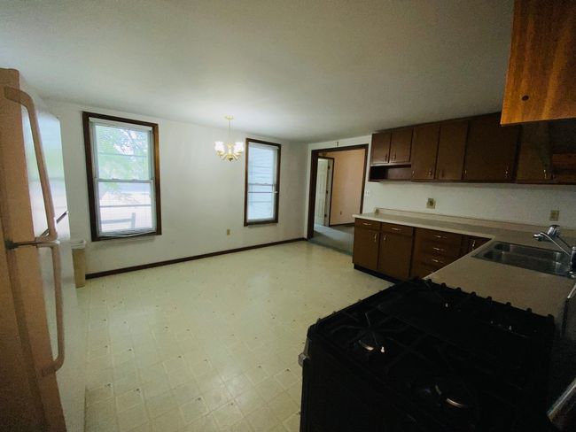807 W Washington St, House other with 3 bedrooms, 1 bathrooms and 4 parking in Pontiac IL | Image 19