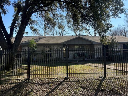 1085 Saint Clair St, Houston, TX, 77088-6262 | Card Image