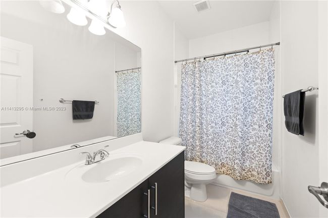 0 - 10250 Nw 70th Ter, Townhouse with 4 bedrooms, 3 bathrooms and null parking in Doral FL | Image 12