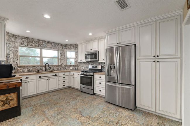 Kitchen | Image 9