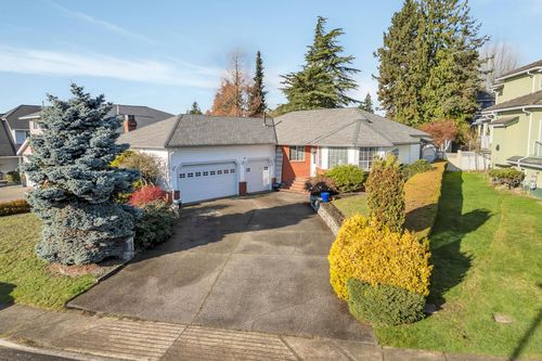 2235 Leclair Dr, Coquitlam, BC, V3K6H6 | Card Image