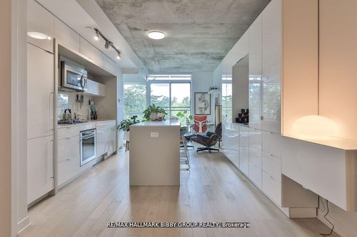 309-130 Rusholme Rd, Toronto, ON, M6H2Y7 | Card Image