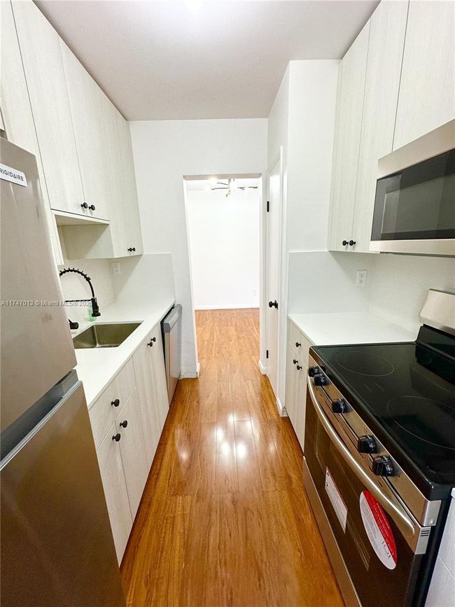 APT-209 - 1450 Atlantic Shores Blvd, Condo with 1 bedrooms, 1 bathrooms and null parking in Hallandale Beach FL | Image 7
