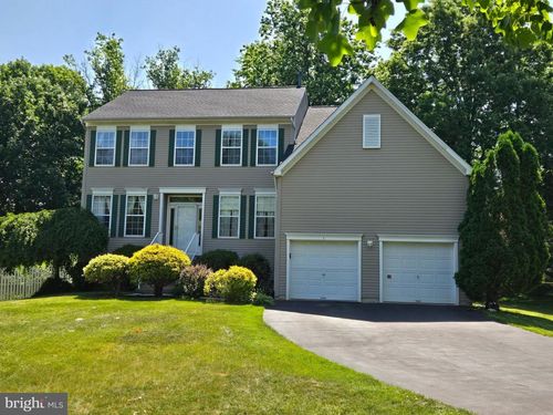 1 Warwick Pl, East Windsor, NJ, 08520-2983 | Card Image