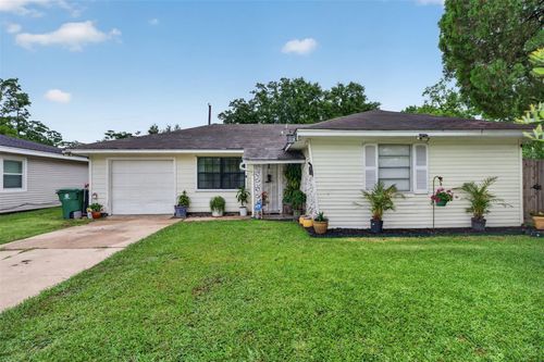 13919 Santa Teresa Road, Houston, TX, 77045 | Card Image