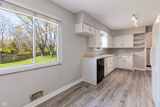 10586 School Pkwy, House other with 3 bedrooms, 2 bathrooms and null parking in Carmel IN | Image 7