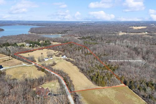 896 Ward Rd, Wilmington, OH, 45177-6910 | Card Image