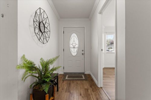 3-45435 Knight Rd, Chilliwack, BC, V2R3E8 | Card Image
