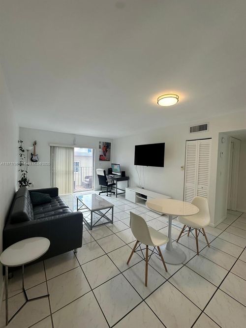 apt-204-750 Michigan Ave, Miami Beach, FL, 33139-6031 | Card Image