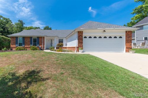 765 Spring Hill Farm Dr, Ballwin, MO, 63021-8400 | Card Image