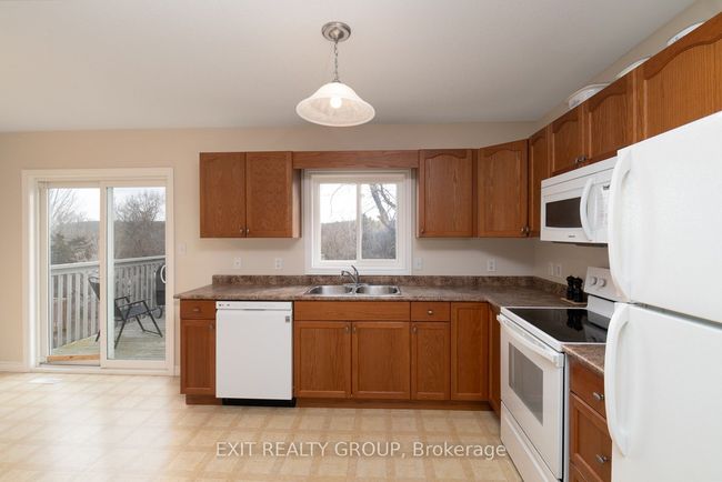 28 Kyle Crt, House other with 2 bedrooms, 1 bathrooms and 4 parking in Frankford ON | Image 7