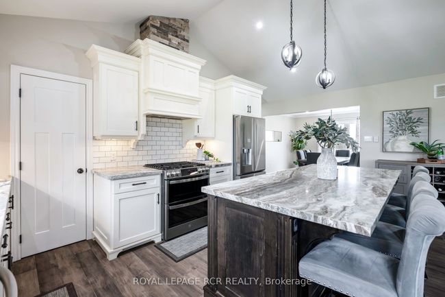485201 30 Sideroad, House other with 5 bedrooms, 3 bathrooms and 14 parking in Amaranth ON | Image 15