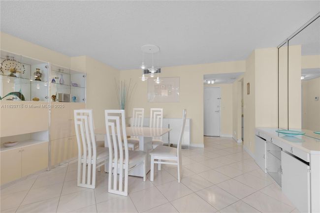 APT-1717 - 2500 Parkview Dr, Condo with 2 bedrooms, 2 bathrooms and null parking in Hallandale Beach FL | Image 13