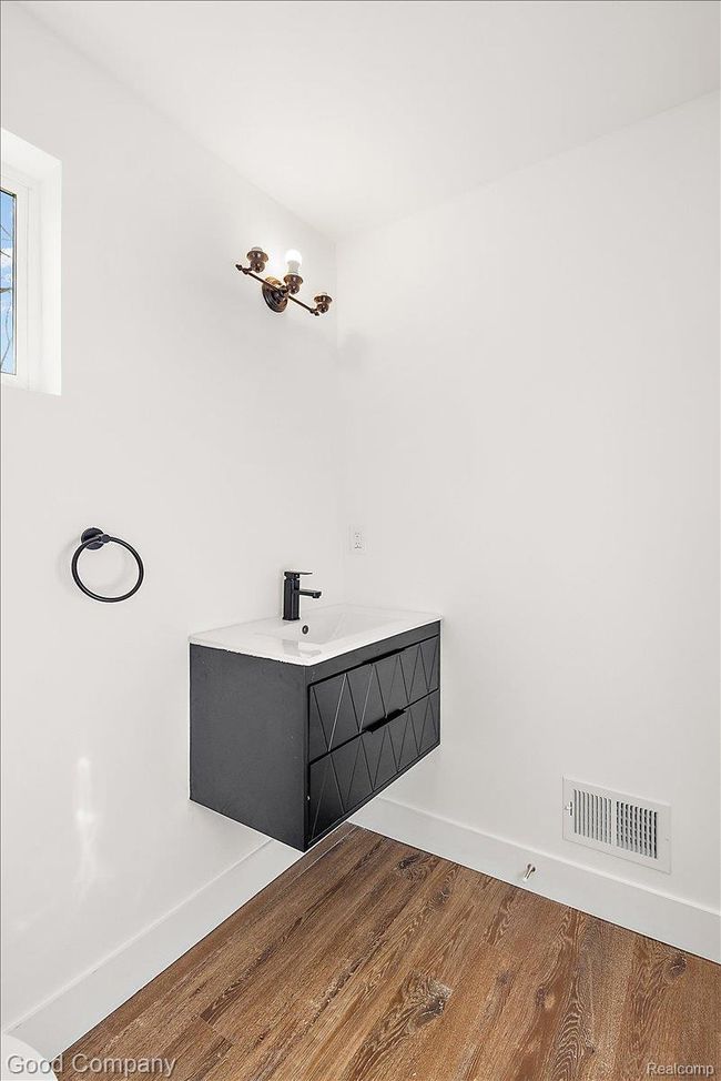 38-494 Bloomfield Ave-38.jpg | Image 20