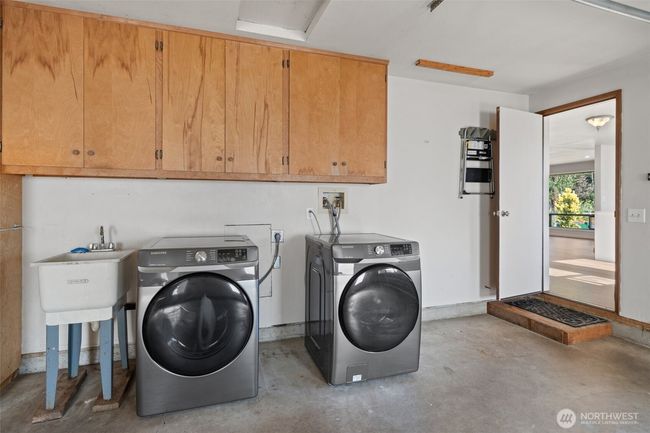 807 W Fir St, House other with 2 bedrooms, 2 bathrooms and 2 parking in Sequim WA | Image 23