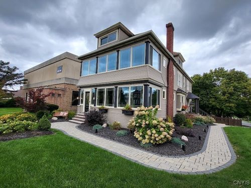 33-3331 James St, Syracuse, NY, 13206-2324 | Card Image