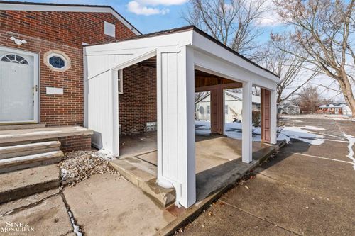 15365 Frazho Rd, Roseville, MI, 48066-5023 | Card Image