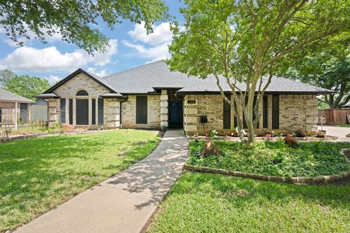 425 Sherwood Ct, Burleson, TX, 76028-4036 | Card Image