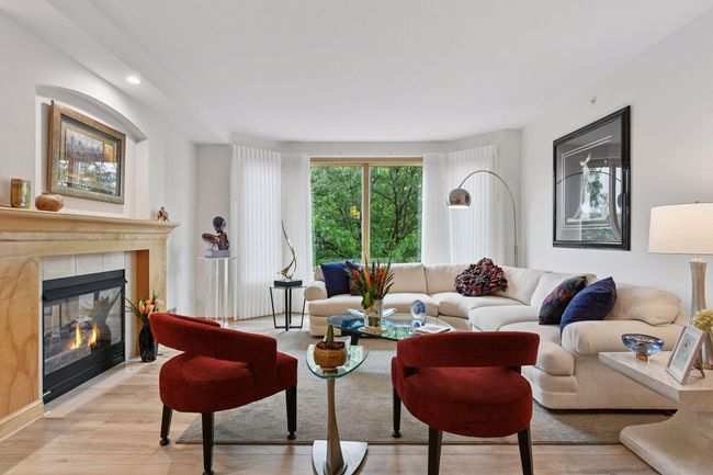 UNIT-301 - 11484 Fairfield Rd W, Condo with 2 bedrooms, 2 bathrooms and null parking in Minnetonka MN | Image 4