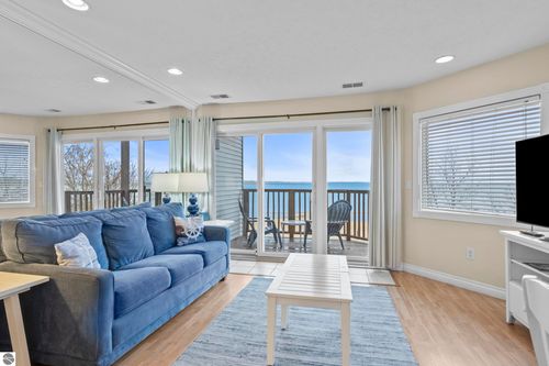 220-1995 N Us Highway 31 N, Traverse City, MI, 49686-3747 | Card Image