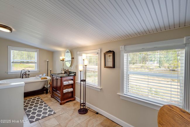 966 W Island View Rd, House other with 3 bedrooms, 2 bathrooms and null parking in Bath NC | Image 39