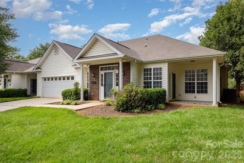 6204 Half Dome Dr, Charlotte, NC, 28269-1548 | Card Image