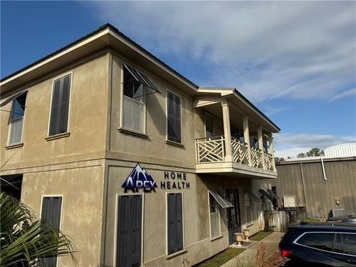 1170 W Causeway Approach, Mandeville, LA, 70471-3038 | Card Image