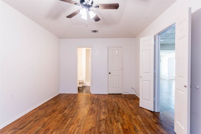 1638 Brown Trl, Home with 4 bedrooms, 4 bathrooms and 2 parking in Hurst TX | Image 15