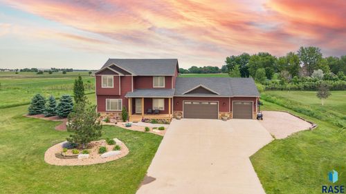 27186 Willow View Cir, Harrisburg, SD, 57032-8144 | Card Image
