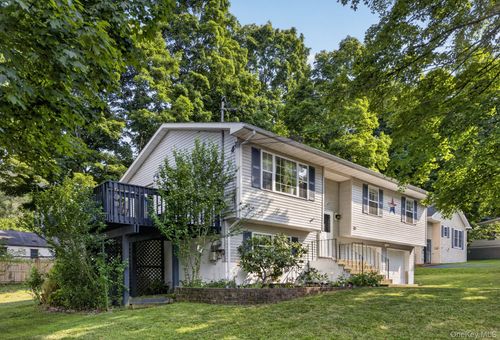 12 Pond Pl, Beacon, NY, 12508-2413 | Card Image