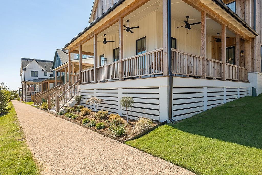 Residential in Carlton Landing