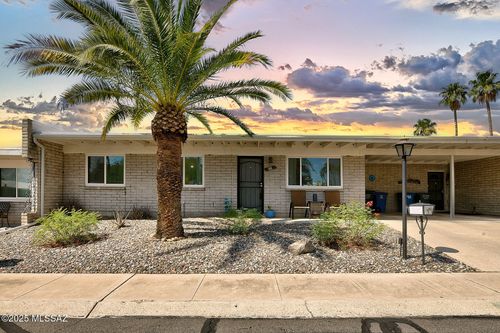 8 S Calcite Dr, Tucson, AZ, 85745-1709 | Card Image
