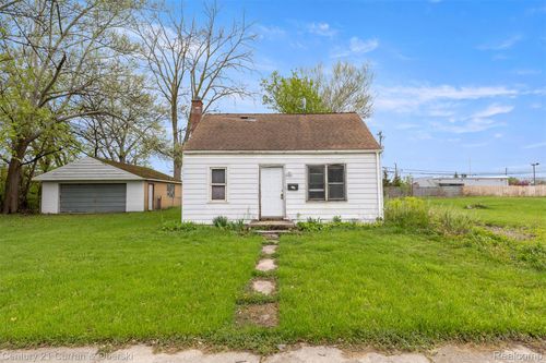 8070 Westpoint St, Taylor, MI, 48180-2243 | Card Image