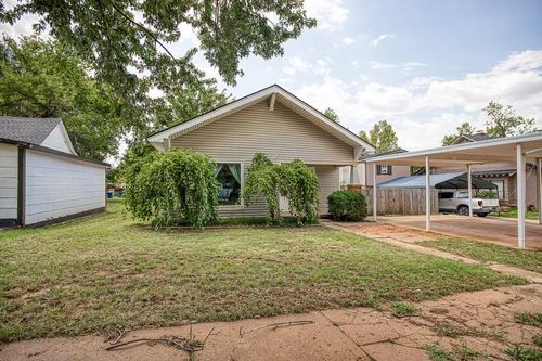 212 S 9th St, Kingfisher, OK, 73750-3120 | Card Image