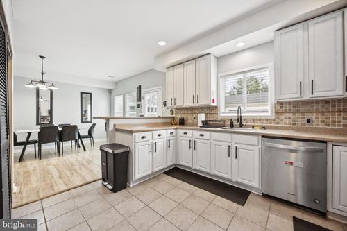 18 Liberty Ave, WOODSTOWN, NJ, 08098-9458 | Card Image