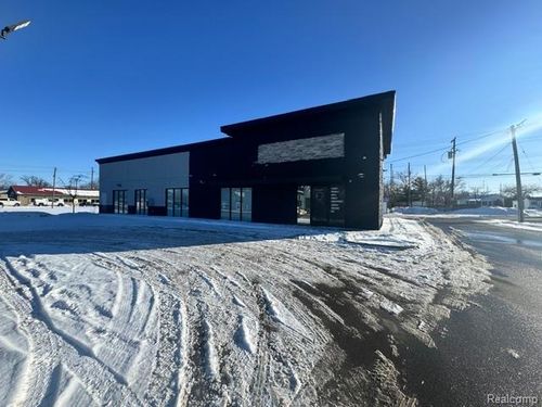 111 W Genesee St, Lapeer, MI, 48446-2270 | Card Image