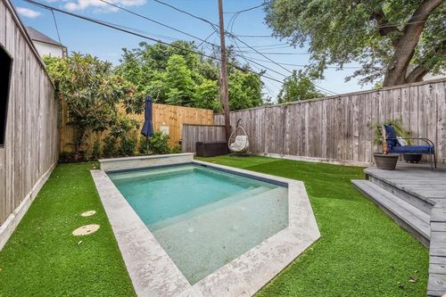 b-830 W 17th St, Houston, TX, 77008-3528 | Card Image