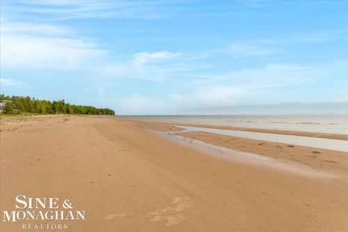 950 N Lake Huron Shore Dr, Harrisville, MI, 48740-9209 | Card Image