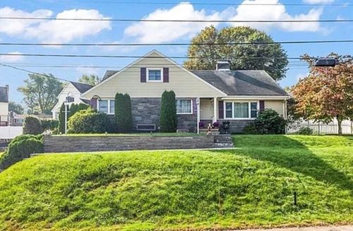 3-3 Greenview Rd, Stoneham, MA, 02180-1009 | Card Image