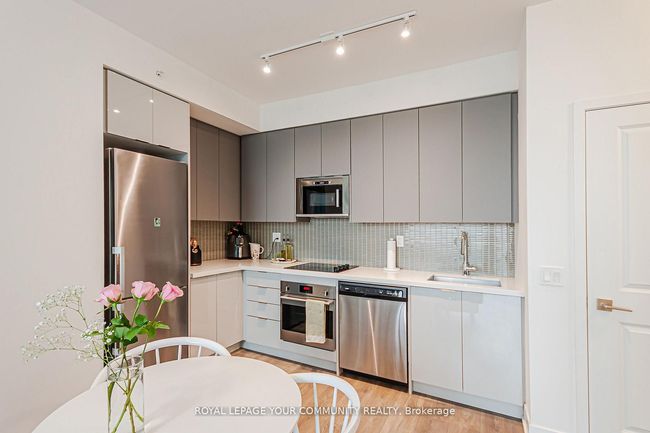 1703 - 2916 Highway 7, Condo with 2 bedrooms, 2 bathrooms and 1 parking in Vaughan ON | Image 12