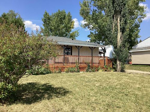 512 11 St, Beaverlodge, AB, T0H0C0 | Card Image