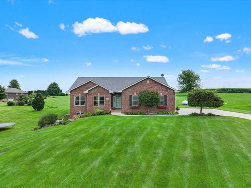 7460 Prairie View Lane, Dubuque, IA, 52003 | Card Image