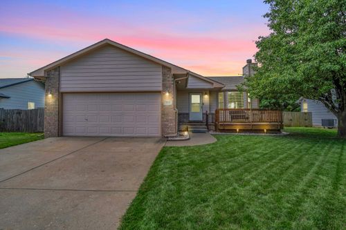 215 Sutton, Newton, KS, 67114 | Card Image
