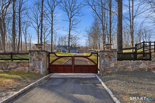 21 Split Rock Rd, Newtown, CT, 06470-2456 | Card Image